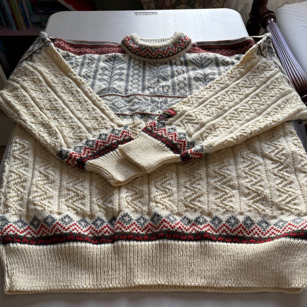 Dale Of Norway Men's pull over sweater